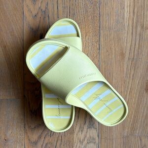 Lemon Jelly Women's Light Yellow Slide Sandals